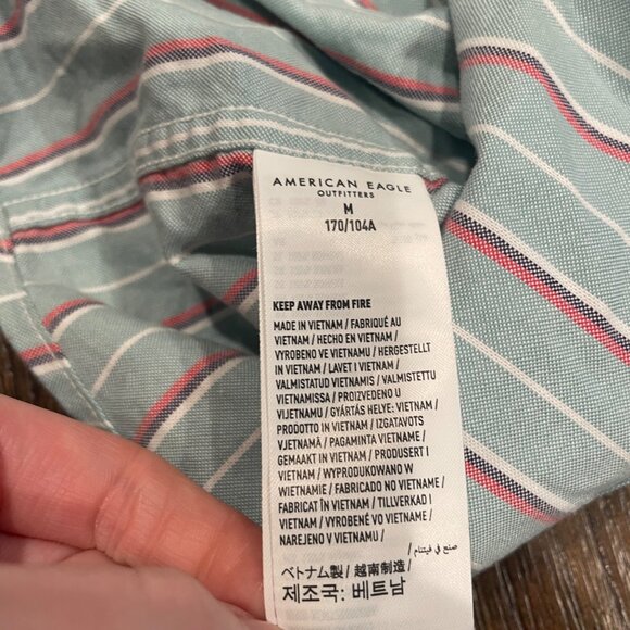 American Eagle Men's Sz M Green Red White Striped Relaxed Fit Shirt - Picture 13 of 13
